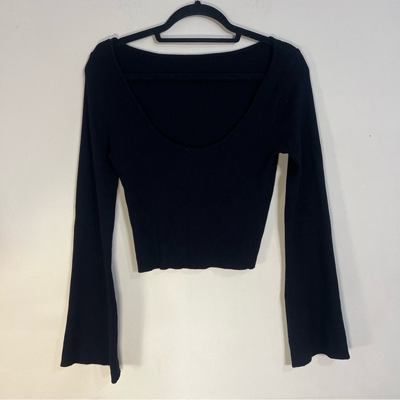 Wide wrist Black Long Sleeve Top - Picture 3 of 3